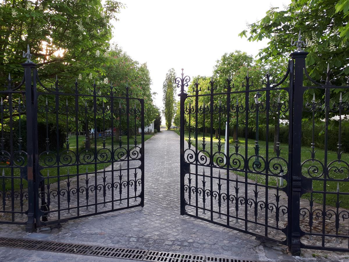 Hotel Le Domaine De Barbizon Saint-Martin-en-Bière Zewnętrze zdjęcie